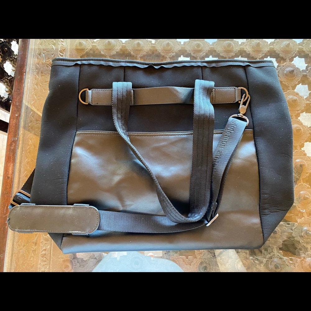Lululemon urban oasis tote